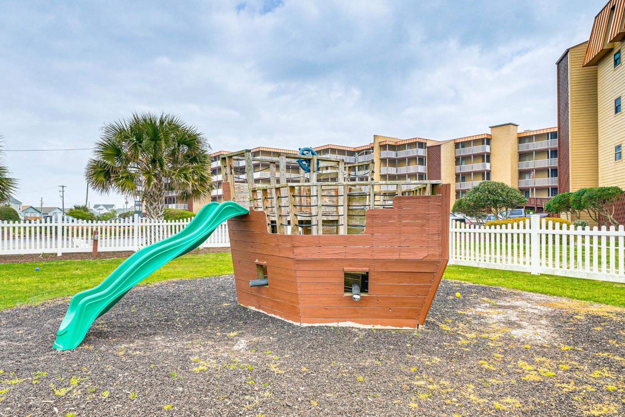 Airy Oceanfront Condo Beach Views And Pool Access! North Topsail Beach Kültér fotó